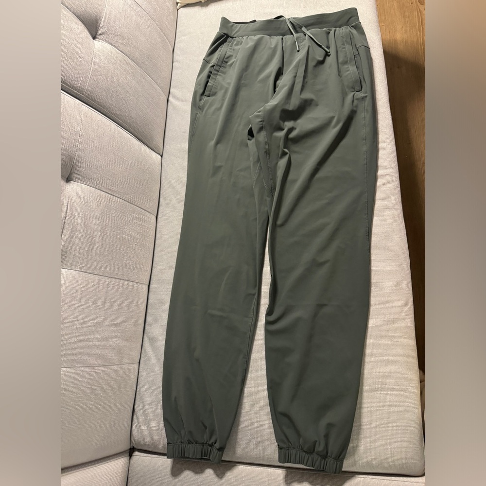 Lululemon surge jogger, army green